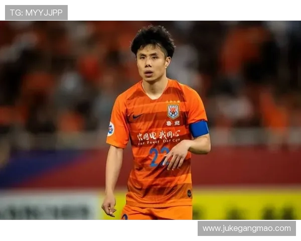 蒿俊闵的足球生涯与贡献:从青涩少年到国家队核心的成长历程