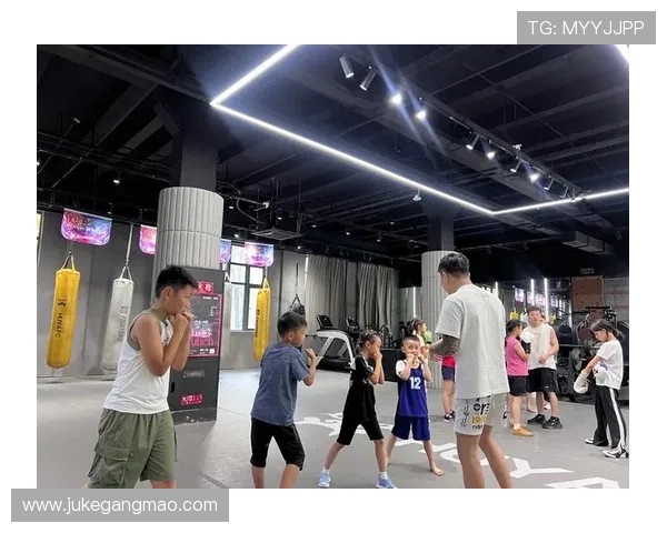 南京街舞队的耐力挑战与训练方法探讨全景分析