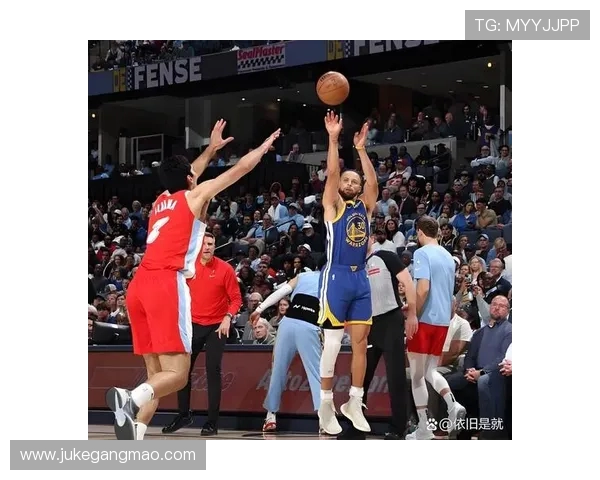 勇士与灰熊激战加时赛关键时刻展现球队韧性与斗志